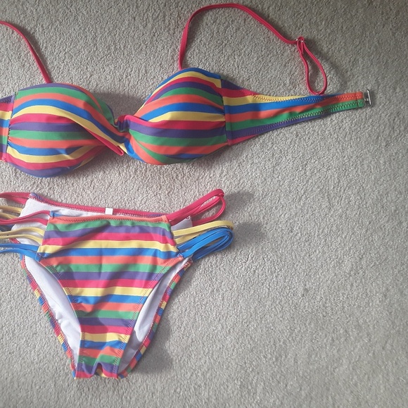 Rainbow bikini size medium - Picture 3 of 7